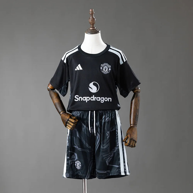2026/2027 Manchester United Goalkeeper Kids Size